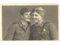 J10352 - Vrlo atraktivna fotografija dvojice mladih boraca,1940